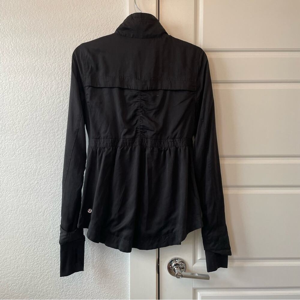 Lululemon Inner Peace Reversible Jacket - Picture 3 of 6